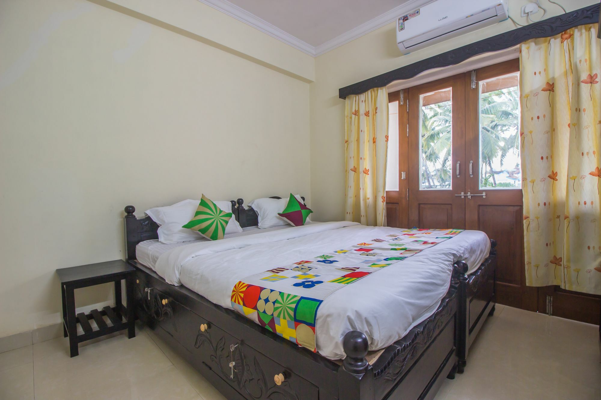 Hotel Oyo 18628 Field View 2bhk